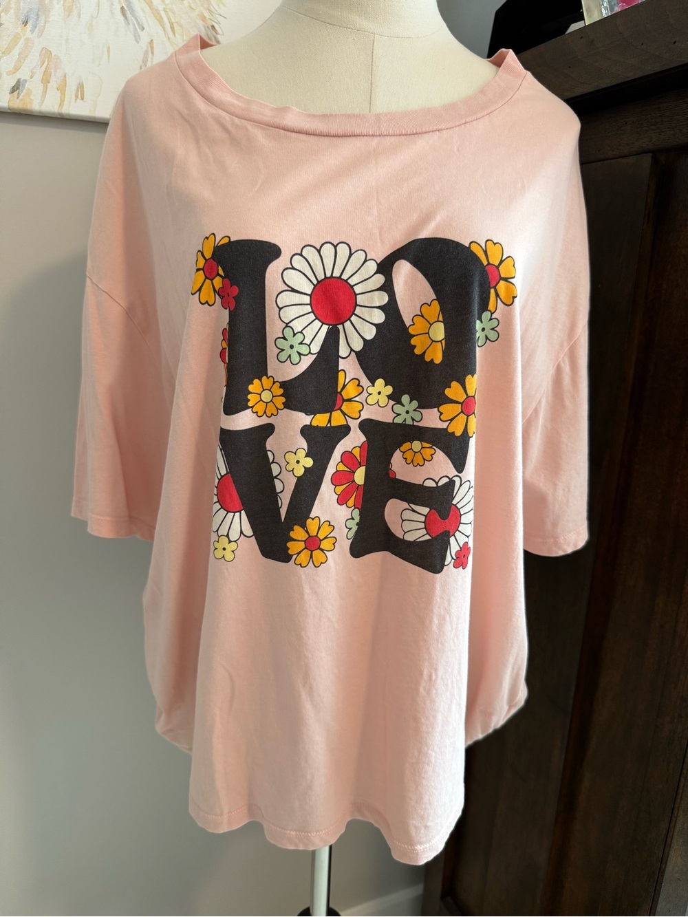 Known Supply Womenโs Pink Floral 'LOVE' Graphic Tee- EUC